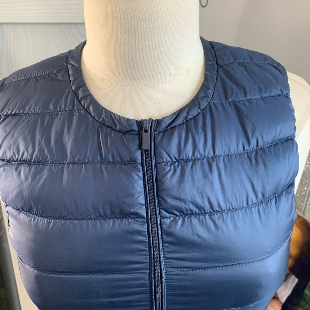 SOLD!‼️Uniqlo | sleeveless puffer vest size small - Picture 7 of 7